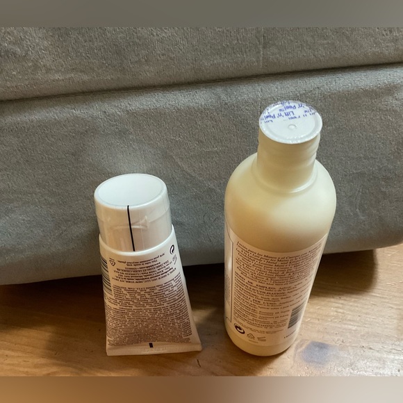 Kiehls: duo/set of lavender from Kiehls and Quinn. Never been open. Brand new. - Picture 3 of 4